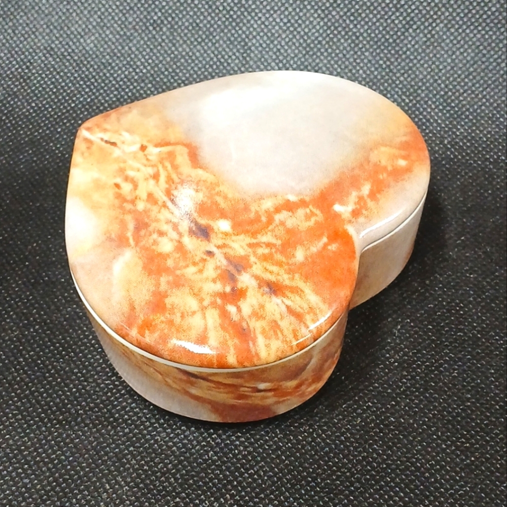 Toyo Heart Shaped Porcelain Trinket Box, 3.5"